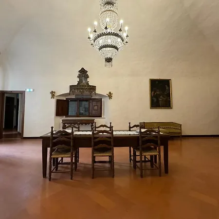 Monastero Ss. Annunziata 5* Τόντι