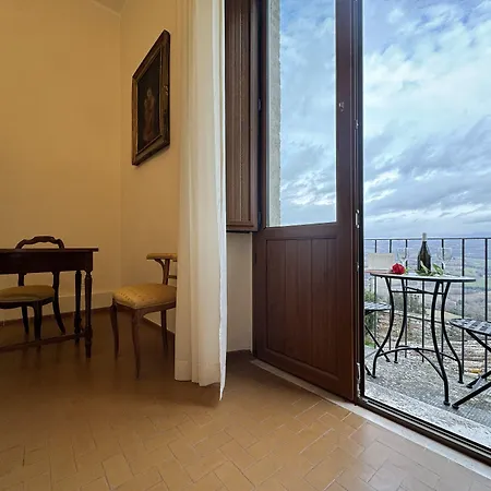 Monastero Ss. Annunziata 5* Τόντι